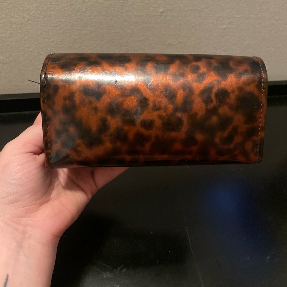 Tory Burch Tortoiseshell Pattern Glasses Case Wit… - image 3